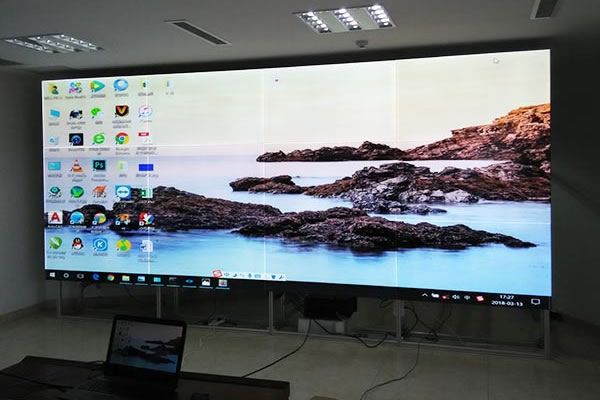 現(xiàn)代會(huì)議室使用0.88mm拼接屏好還是LED顯示屏好？