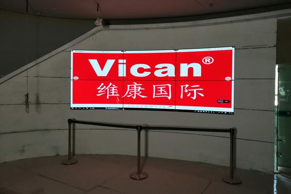 辦公會議室用拼接屏好還是投影儀好？