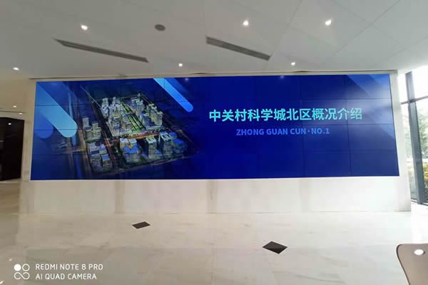 拼接屏是怎樣實(shí)現(xiàn)不變形拼接顯示的？