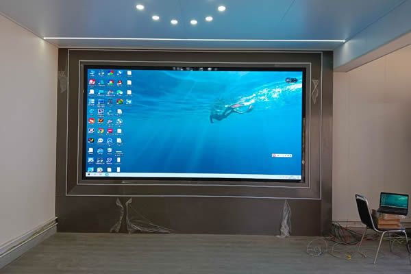 投影機和拼接屏、LED顯示屏有什么區(qū)別