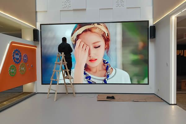 全彩室內LED顯示屏價格多少錢一平方？
